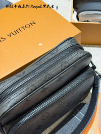 Nil Messenger Bag