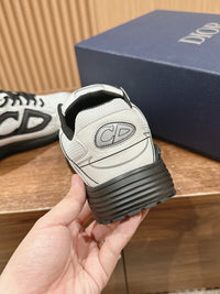 B30 Sneakers
