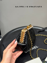 Métiers d'Art Clutch