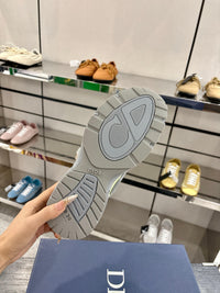 B30 Sneakers