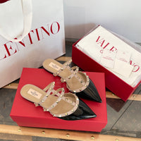 Garavani Rockstud Flat Mules
