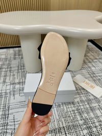 J'Adior Slides