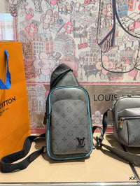 Avenue Sling Bag