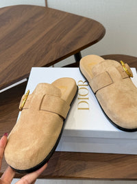 26S Médaillon Buckle Mules