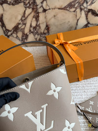 All In BB Bucket Bag