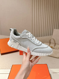 26S Bouncing Sneakers