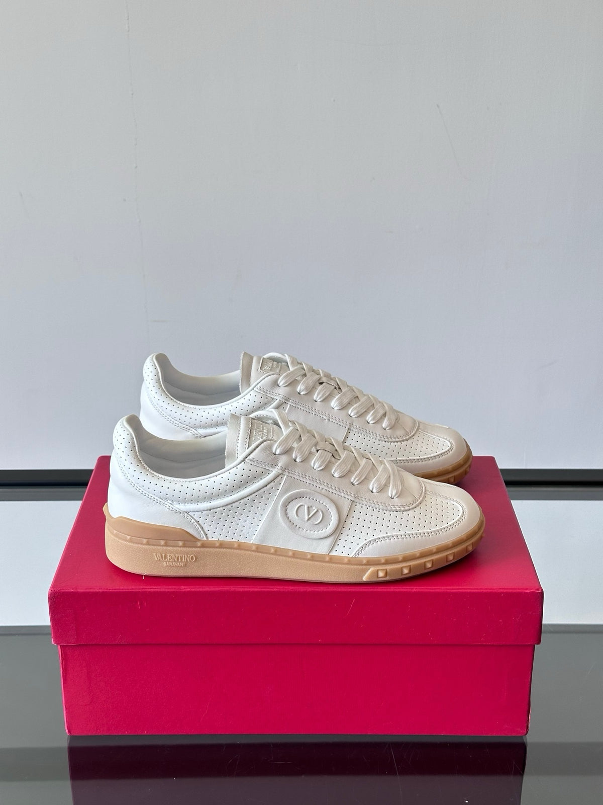Upvillage Panelled Leather Sneakers