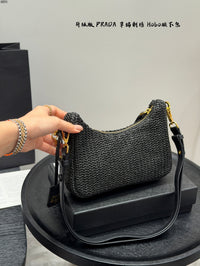 Re-Edition Crochet Shoulder Bag