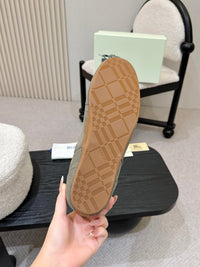 Knight Runner Sneakers