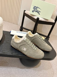 Knight Runner Sneakers