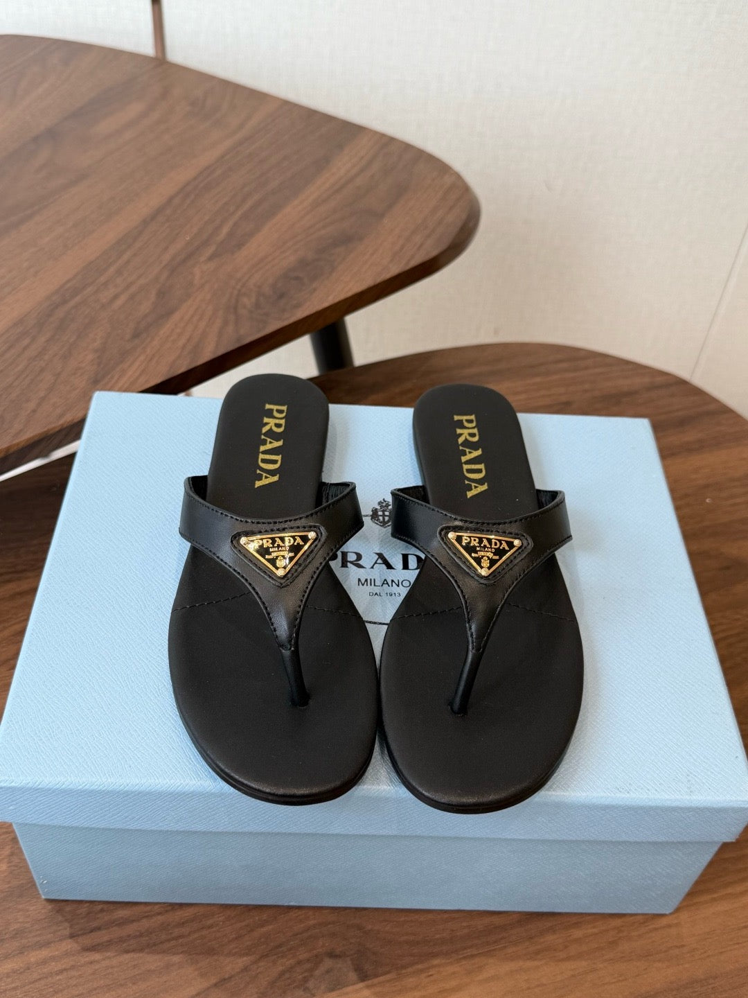 26S Leather Thong Sandals