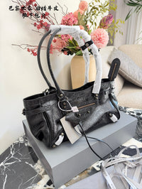 Le City Shoulder Bag