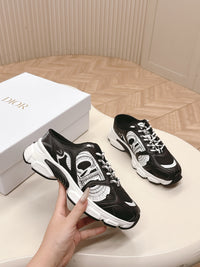 Wmns Chrono Sneakers