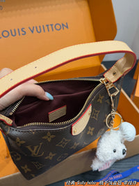 Hills Pochette Bag