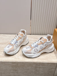 Run 55 Sneakers