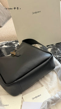 Le 5 À 7 Hobo Bag
