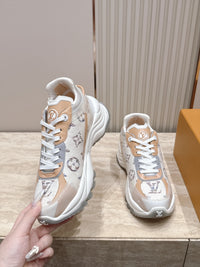 Run 55 Sneakers