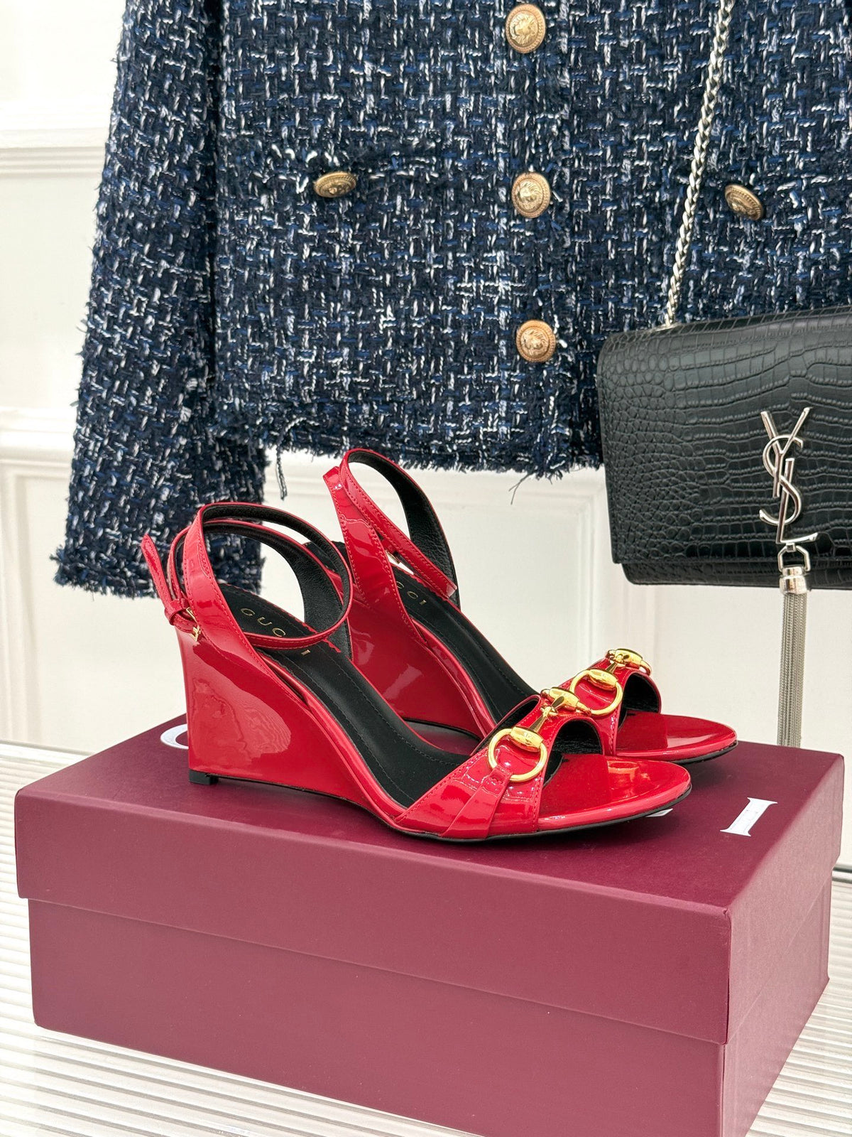 Donna Wedge Sandals