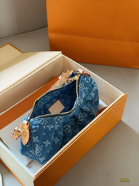 Valley Pochette Bag