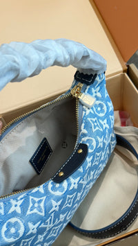Hills Pochette