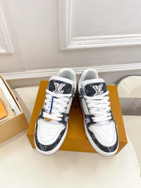 Logo Trainers Grey