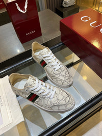 Stretch Low Top Trainers