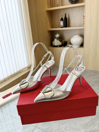 Garavani VLogo Signature Slingback Pumps 7.5cm