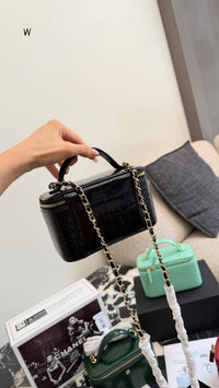 Vanity with Chain