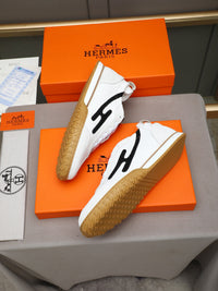 Trail Sneakers
