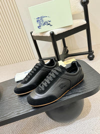Knight Runner Sneakers