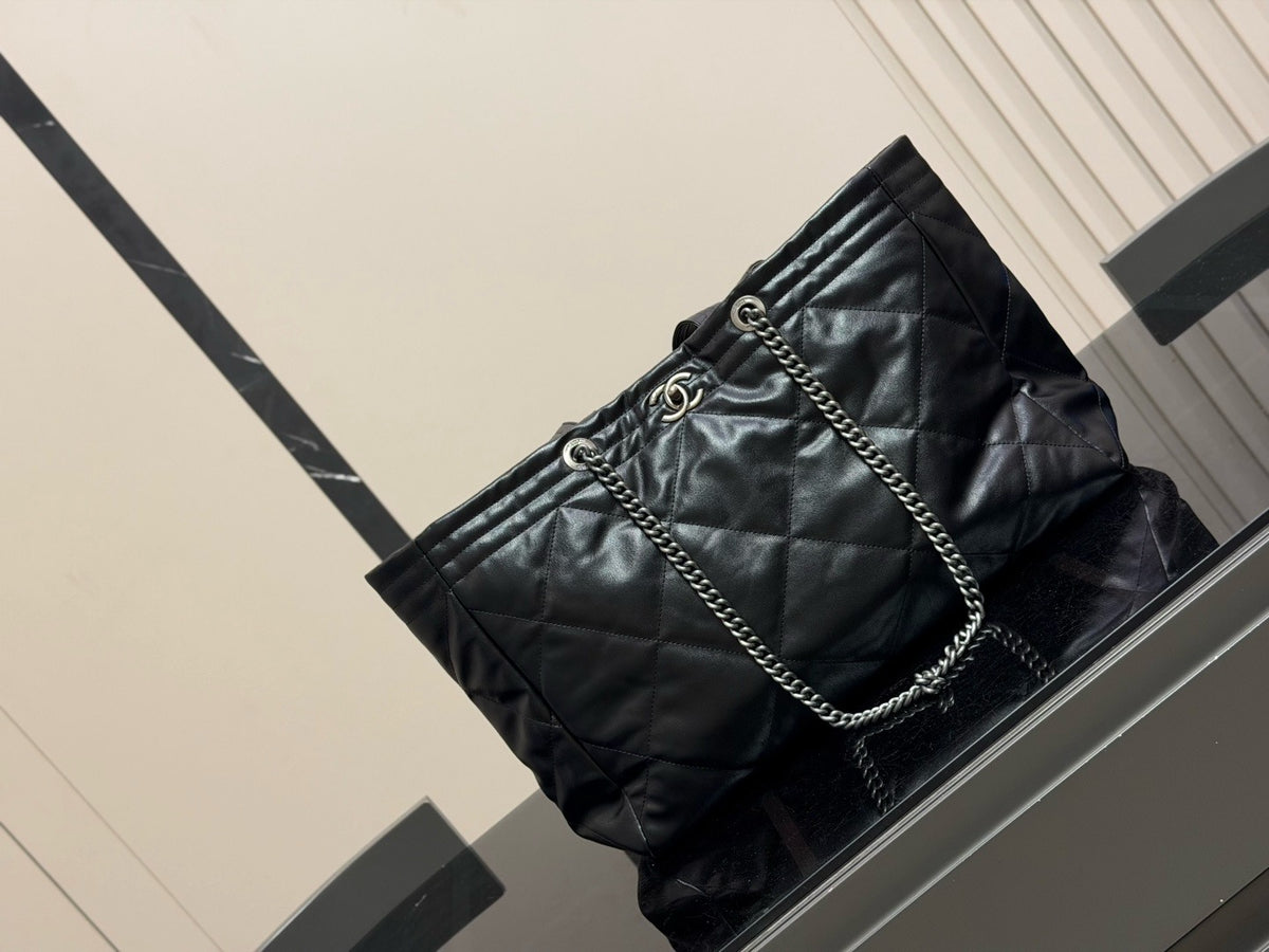 Twisted Tote
