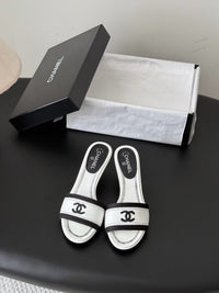 26B Kitten Heel Slides
