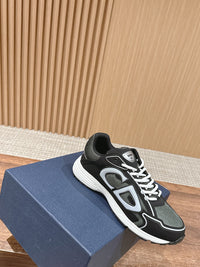 B30 Sneakers