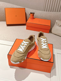 26S Bouncing Sneakers