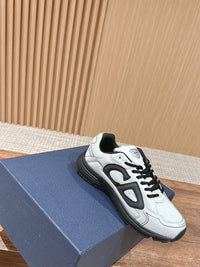 B30 Sneakers