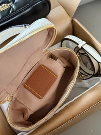 Rainer 18 Crossbody Bag
