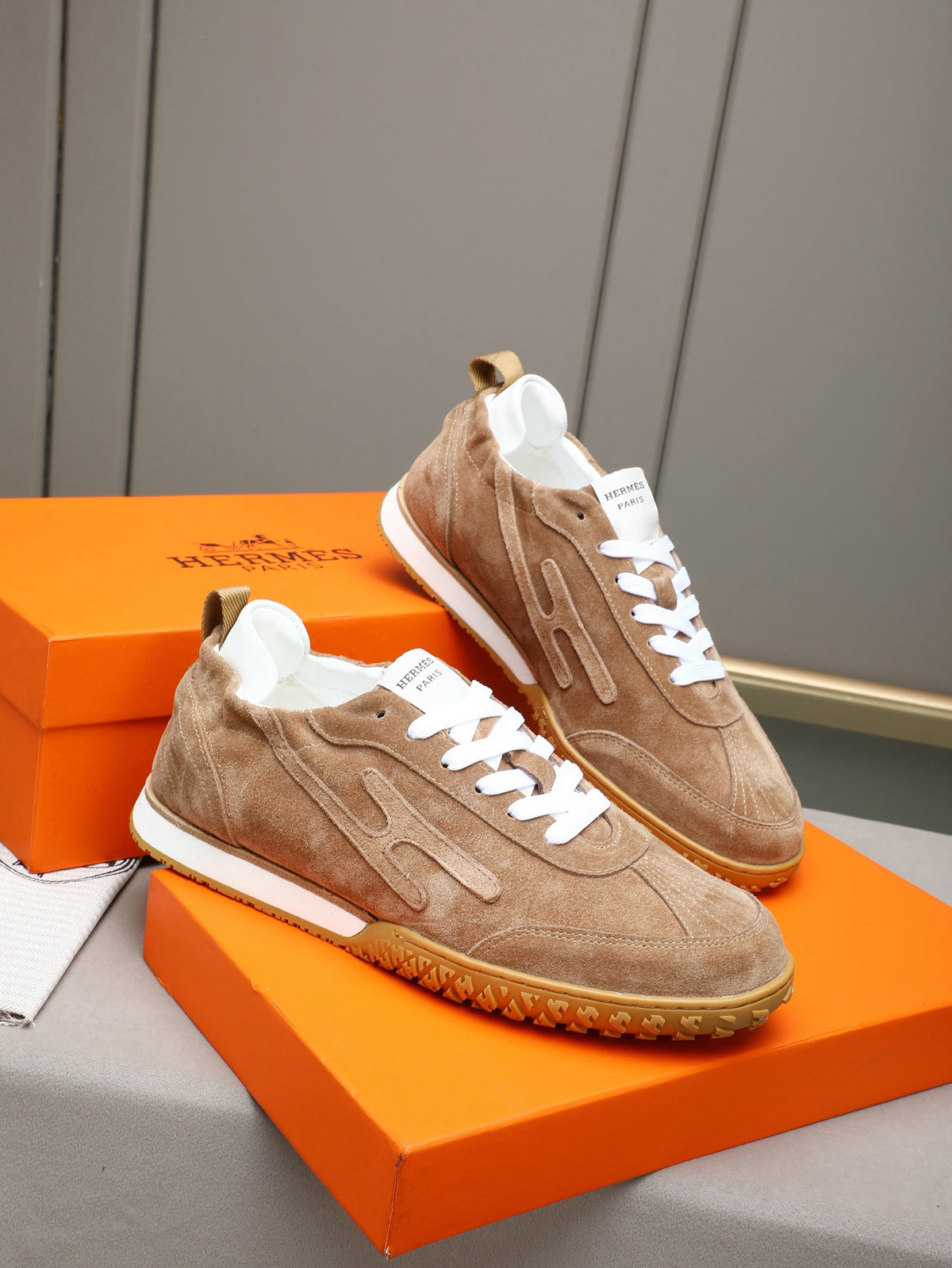 Trail Sneakers
