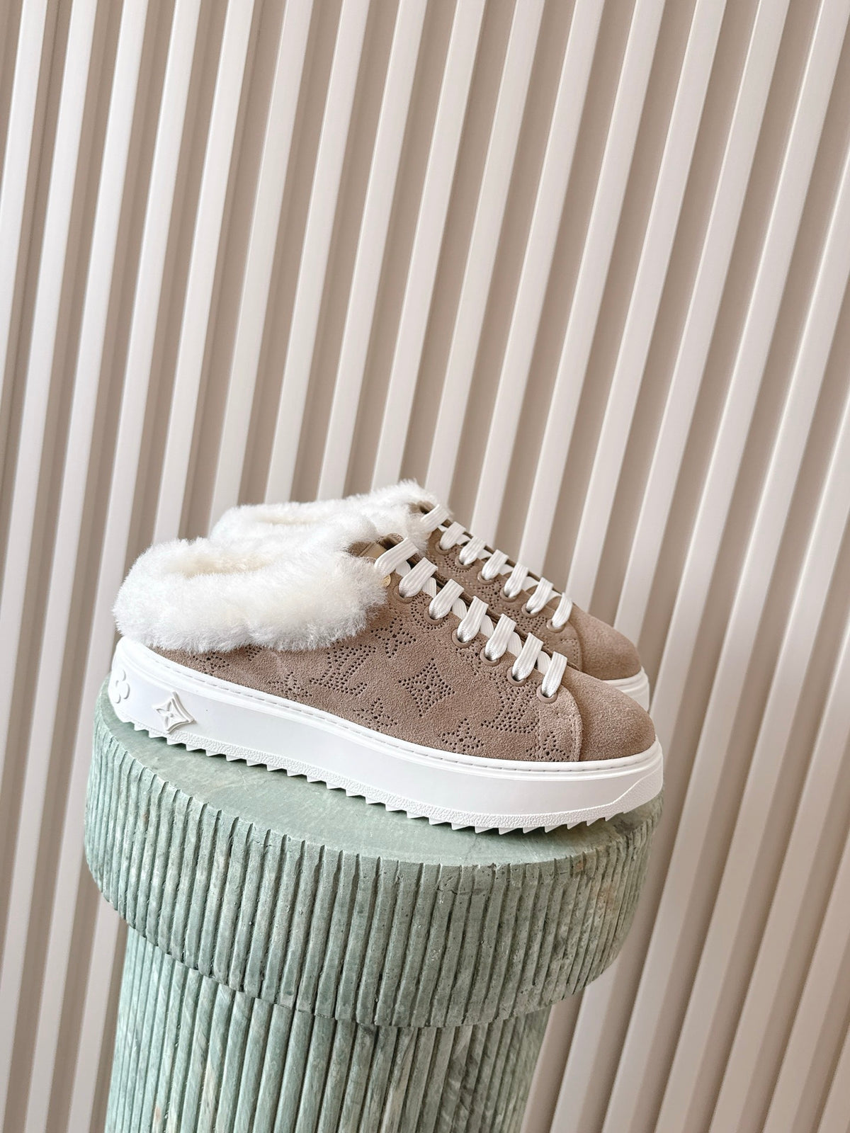 26S Time Out Sneakers