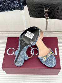 Donna Wedge Sandals