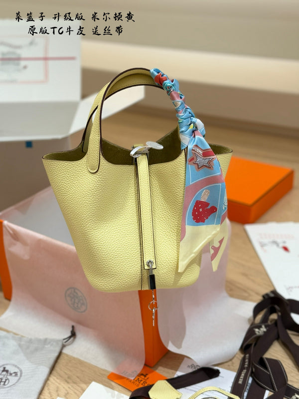 Picotin Lock 18 Clemence Leather