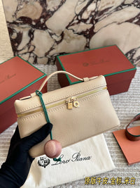 Extra Pocket L19 Leather Pouch
