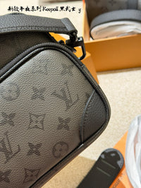 Nil Messenger Bag