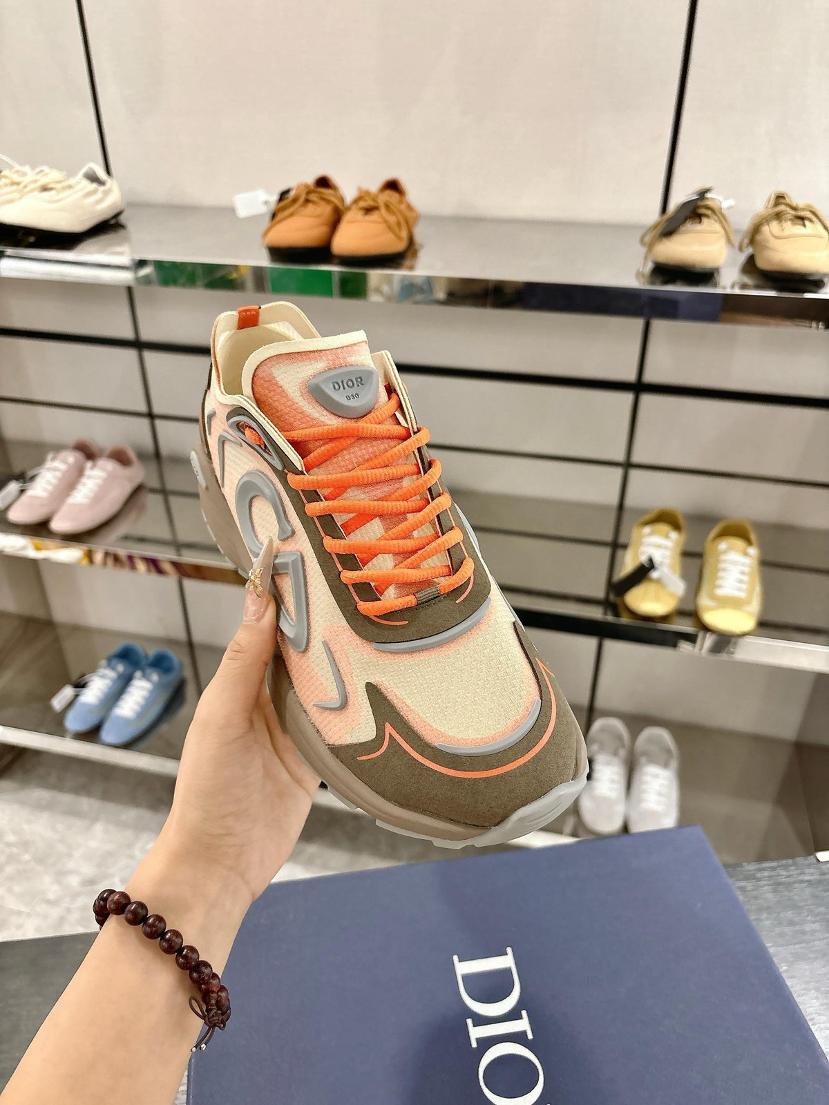 B30 Sneakers