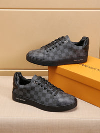 Low Top Sneakers