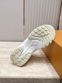 Run 55 Sneakers