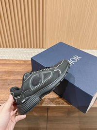 B30 Sneakers