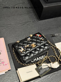 Lambskin Wallet on Chain