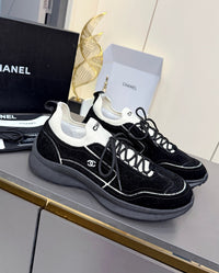 Logo Sneakers