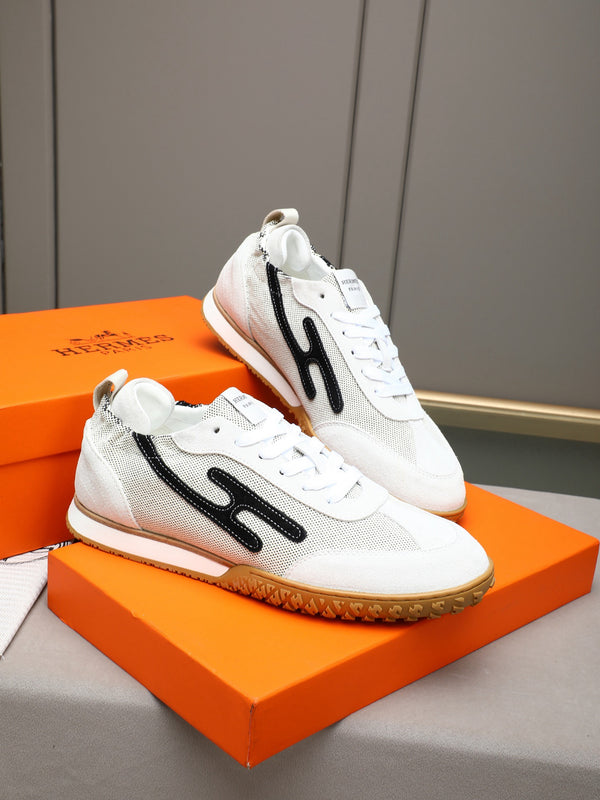 Trail Sneakers