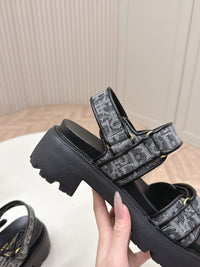 Dioract Platform Sandals